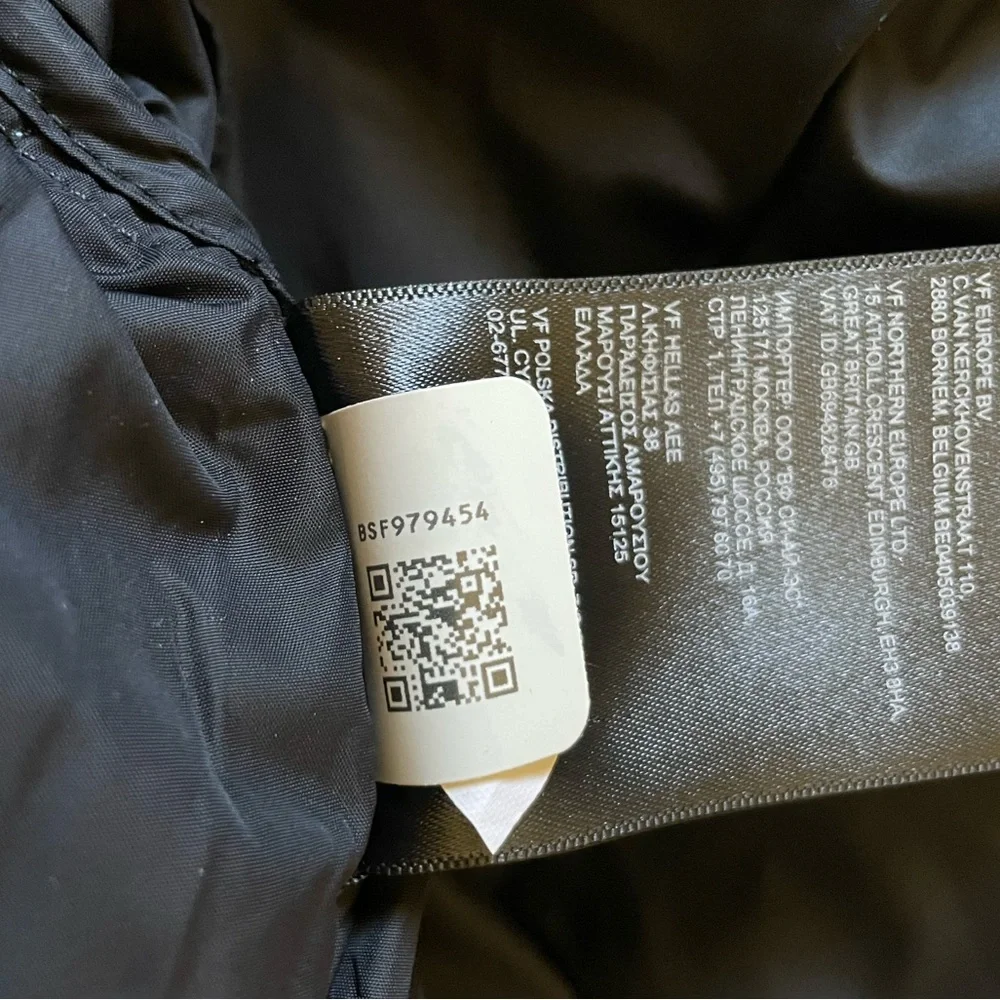 The North Face Men’s 1996 Retro Nuptse Jacket - Picture 9 of 10